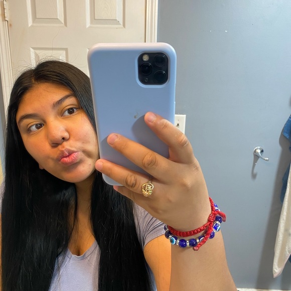 Meet your Posher, Dayana - Picture 1 of 3